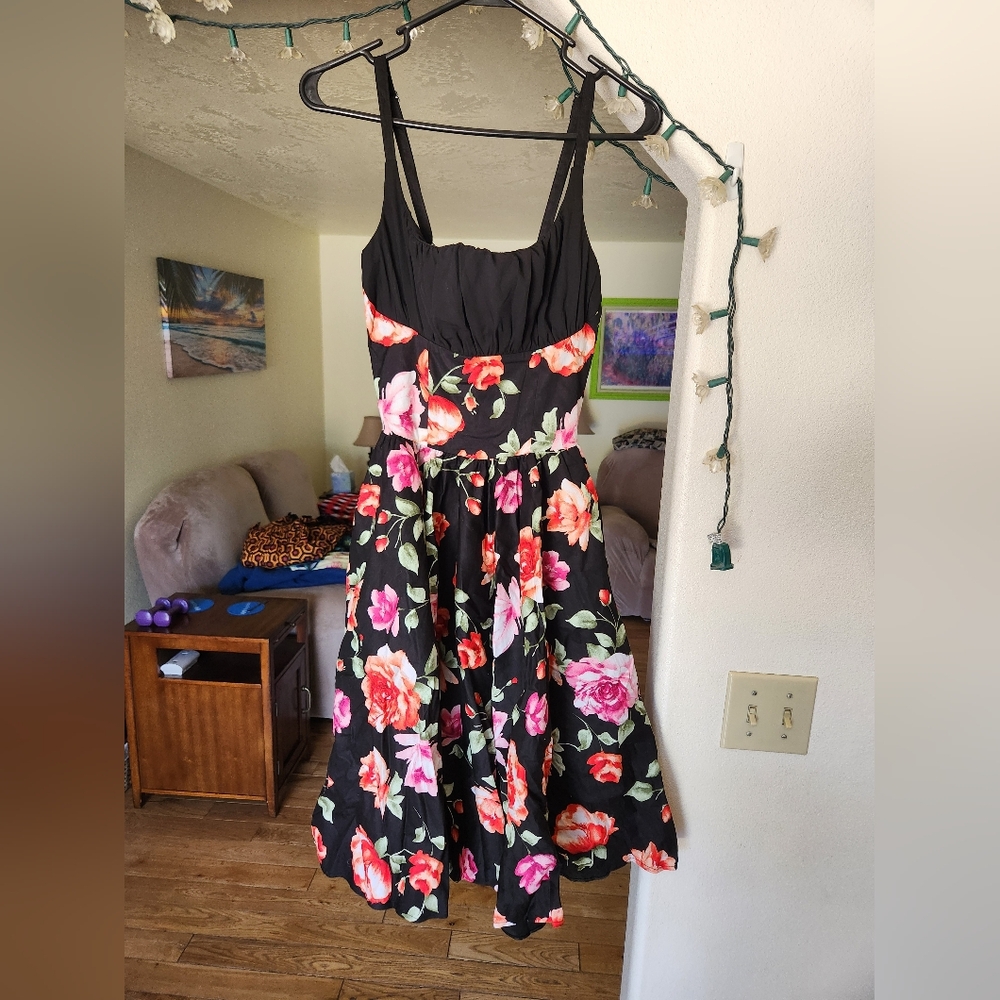 Pinup Couture Black Floral Holly - Picture 1 of 5